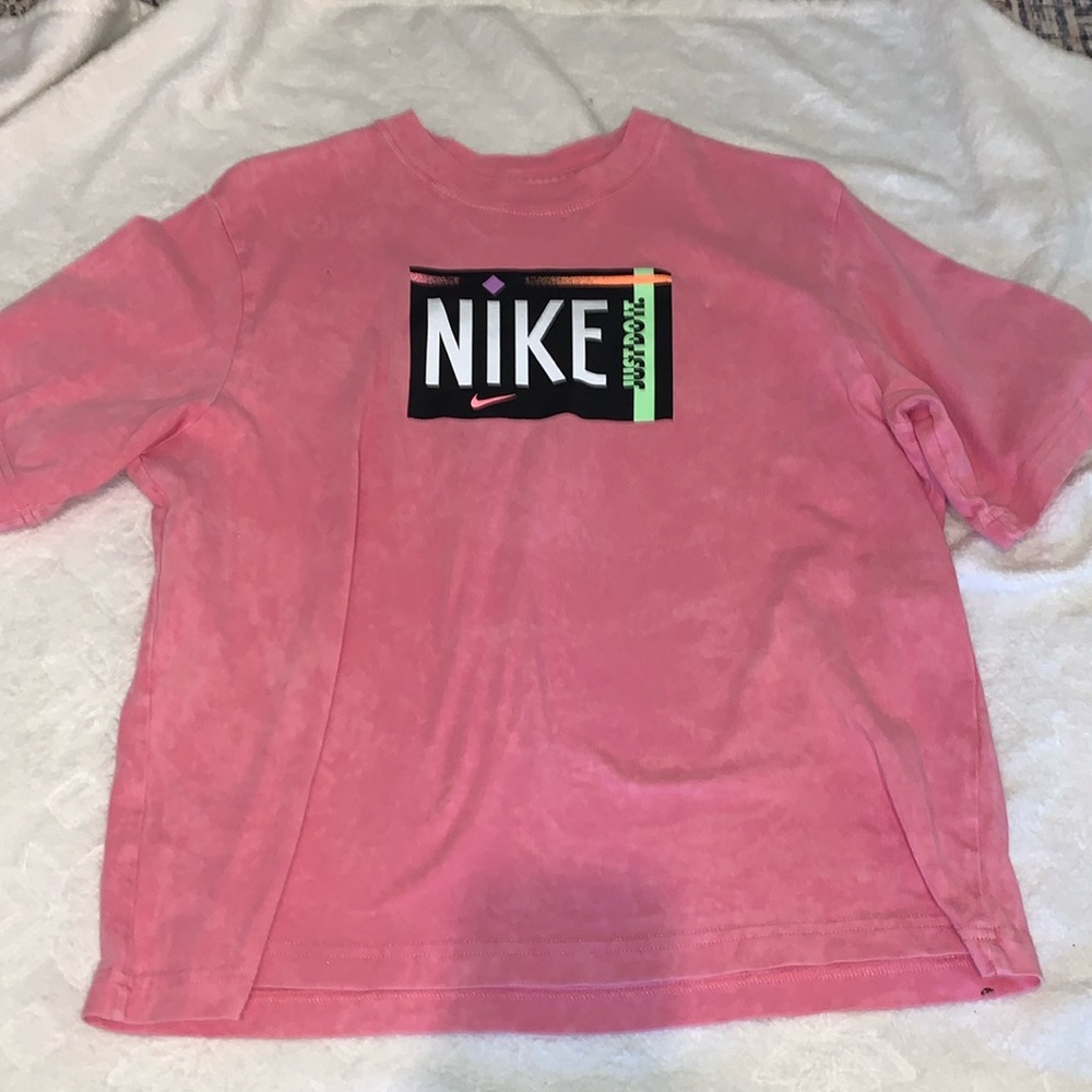 Nike graphic tshirt